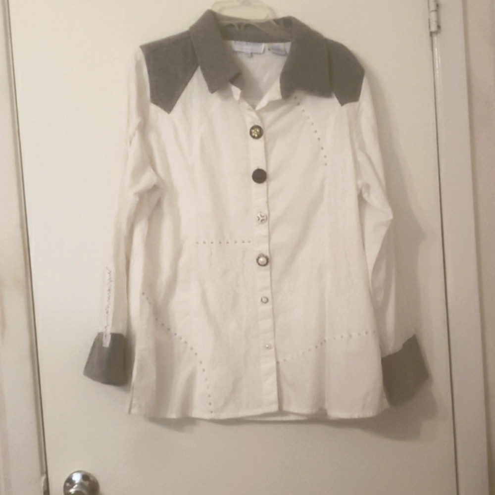 Bleu Bayou Multi-Button Long Top White/Gray, Long Sleeves, XL, Dry Clean